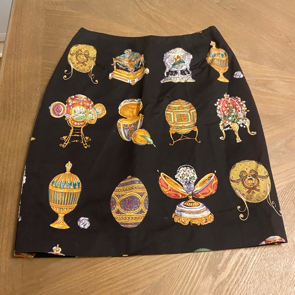 Beautiful jewel skirt size 6 New $50